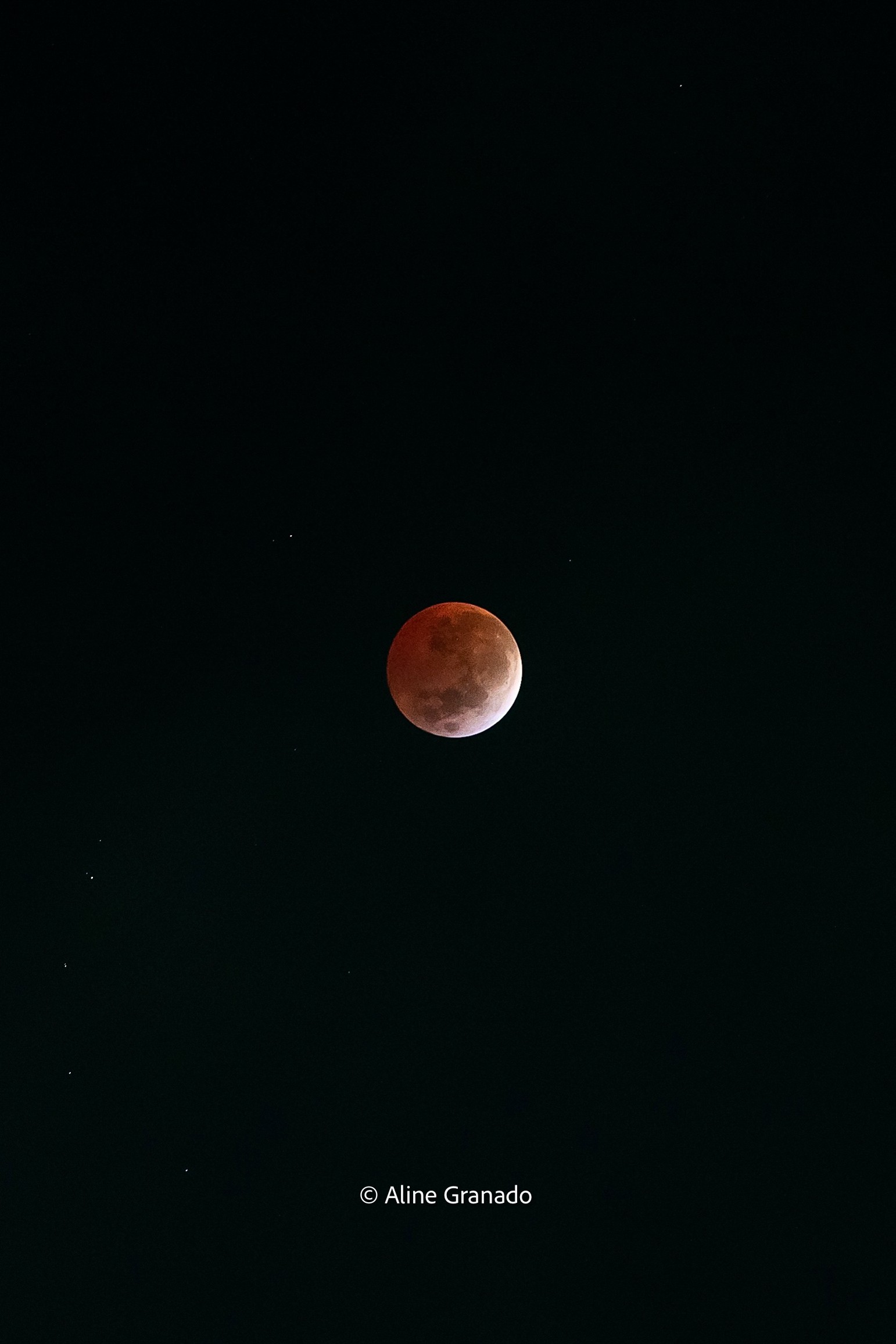 FOTOS: Moradora do interior de São Paulo registra evolução da ‘Lua de Sangue’