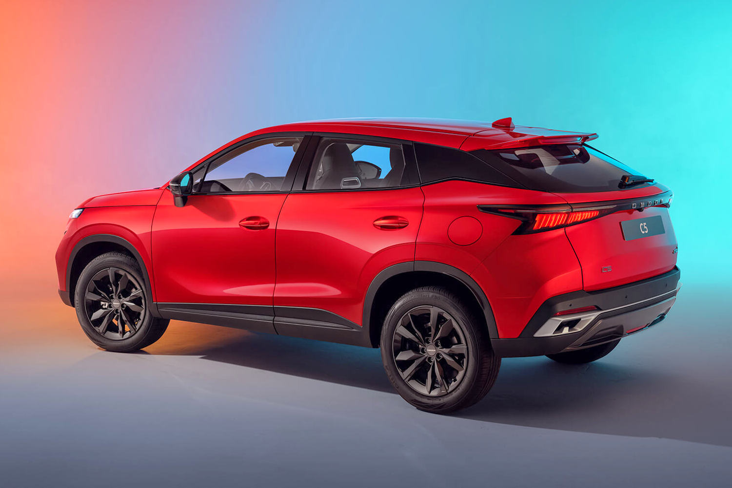 Omoda desiste de SUV híbrido leve para concorrer com Toyota Corolla Cross