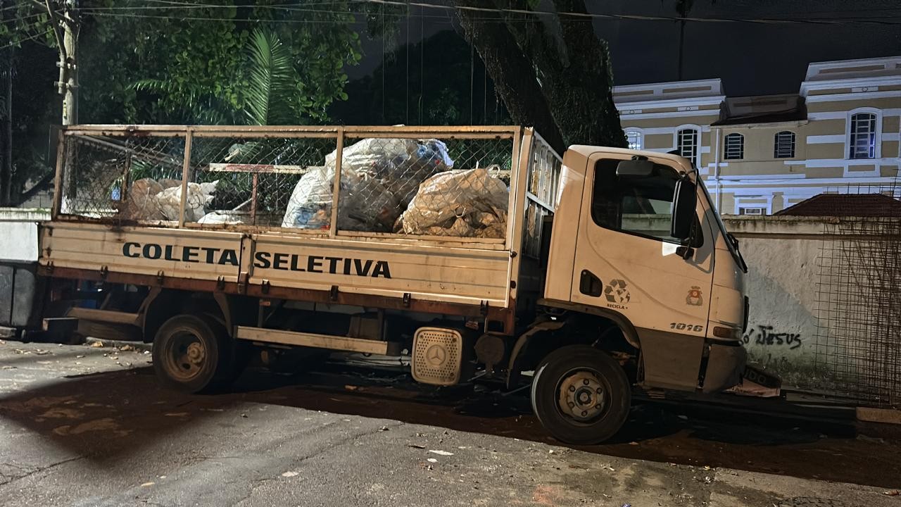 Cocaína avaliada em milhões é apreendida em caminhão de coleta seletiva no litoral de SP; trio é preso