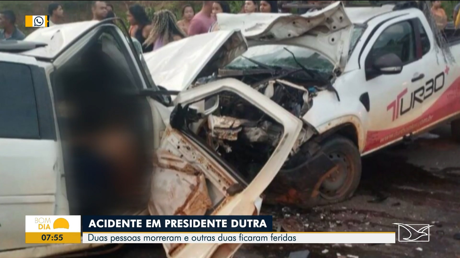 Acidente deixa dois mortos e dois feridos após carro invadir contramão e colidir com picape na BR-135, no MA