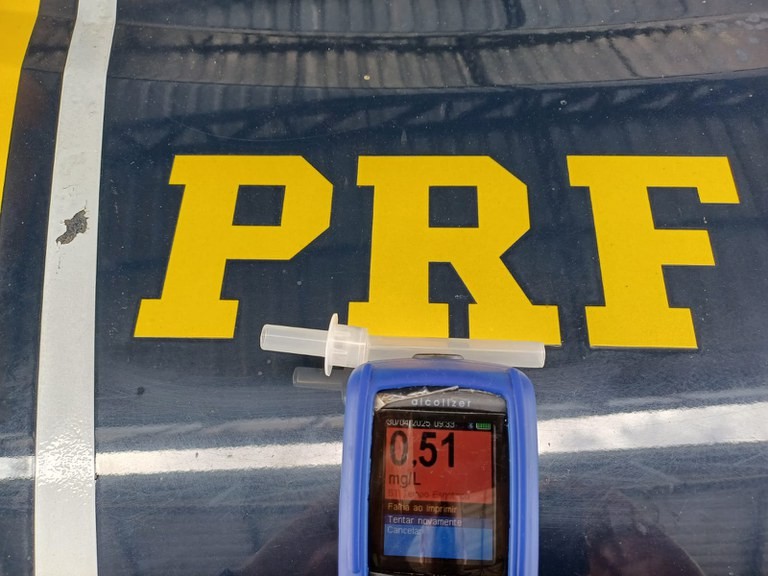 Motorista de caminhão é preso por embriaguez ao volante na BR-316 em Valença do Piauí