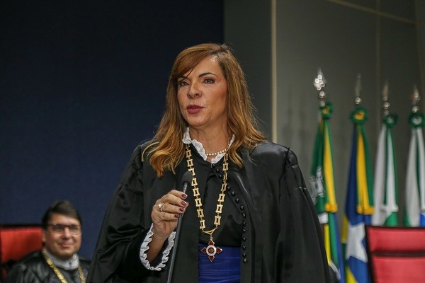 Desembargadora Iolanda Guimarães assume cargo de governadora interina de Sergipe