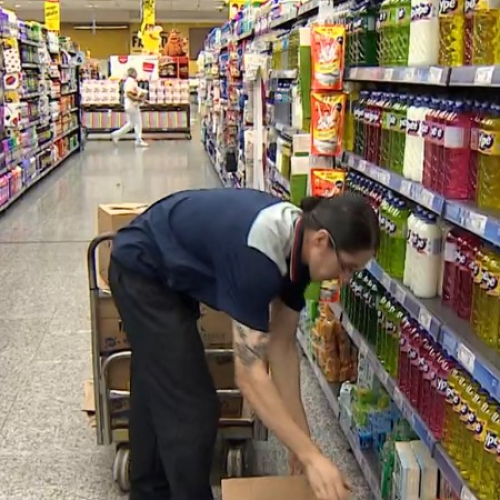 Supermercados do Vale e região têm quase duas mil vagas de emprego abertas