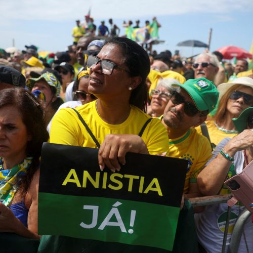 Com 18 mil pessoas no ápice, ato de Bolsonaro em Copacabana mostra que anistia não é pauta das ruas