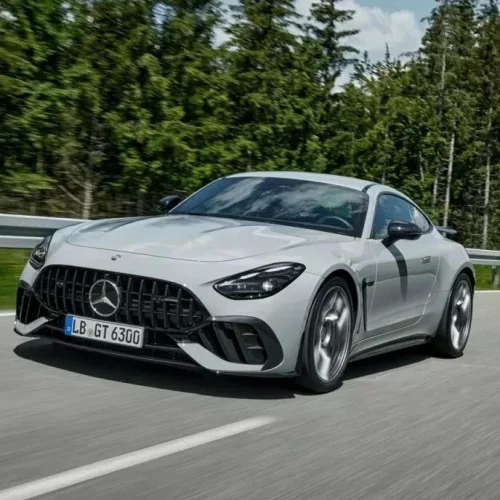 Mercedes vai tirar o pé dos elétricos e terá novo motor V8 híbrido