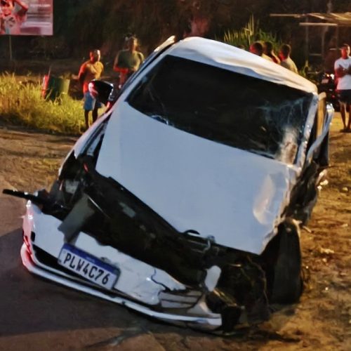 Motorista morre após colisão frontal entre carro e caminhão-tanque na BR-101