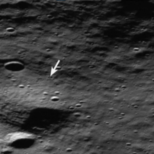 Sonda da NASA tira fotos do lander privado que tombou em solo lunar