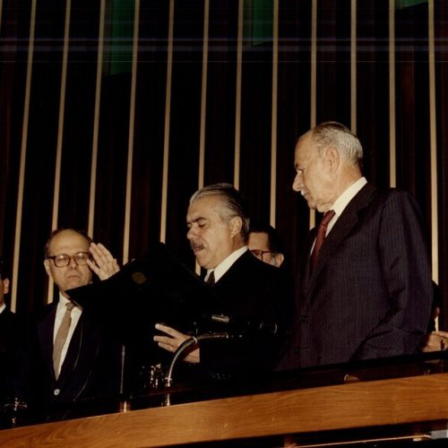 Marco da redemocratização do Brasil, posse de José Sarney na Presidência completa 40 anos