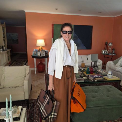 Lilia Cabral mostra look na web e recebe enxurrada de elogios: “Muito elegante”