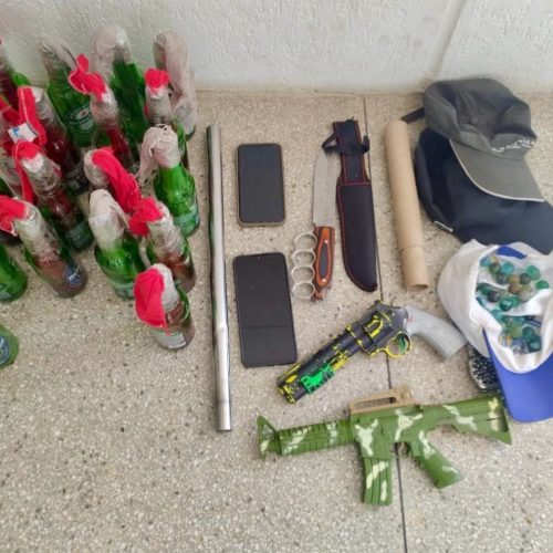 Grupo de torcedores é detido com coquetéis molotov e armas falsas horas antes do Ba-Vi em Salvador