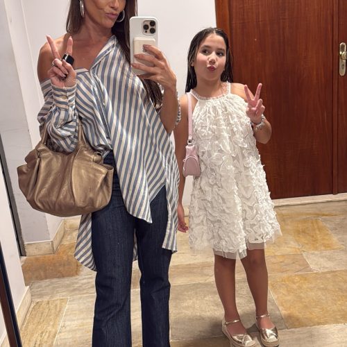 Deborah Secco finaliza a semana ao lado da filha, Maria Flor: ”Sempre com ela”