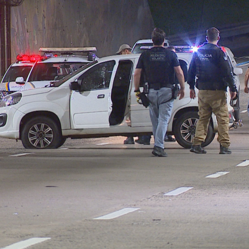 Tiroteio e carros na contramão: polícia busca suspeitos de tentativa de homicídio em túnel de Porto Alegre, diz delegado