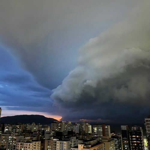 Defesa Civil de SP emite alerta para tempestade na Baixada Santista