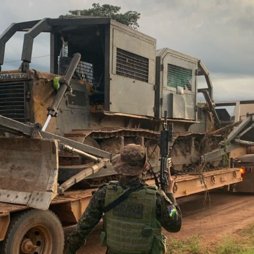 Trator roubado é apreendido em operação contra desmatamento em RO