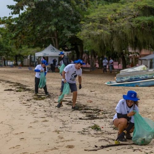 Mutirão de limpeza marca o Dia Mundial da Água no Poço do Valério, em Cachoeiras de Macacu.