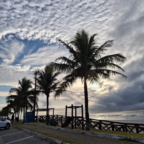 ‘Buraco’ no céu assusta moradores do litoral de SP: ‘De outro mundo’; entenda fenômeno incomum